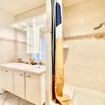 Family Getaway In With Balcony 아파트